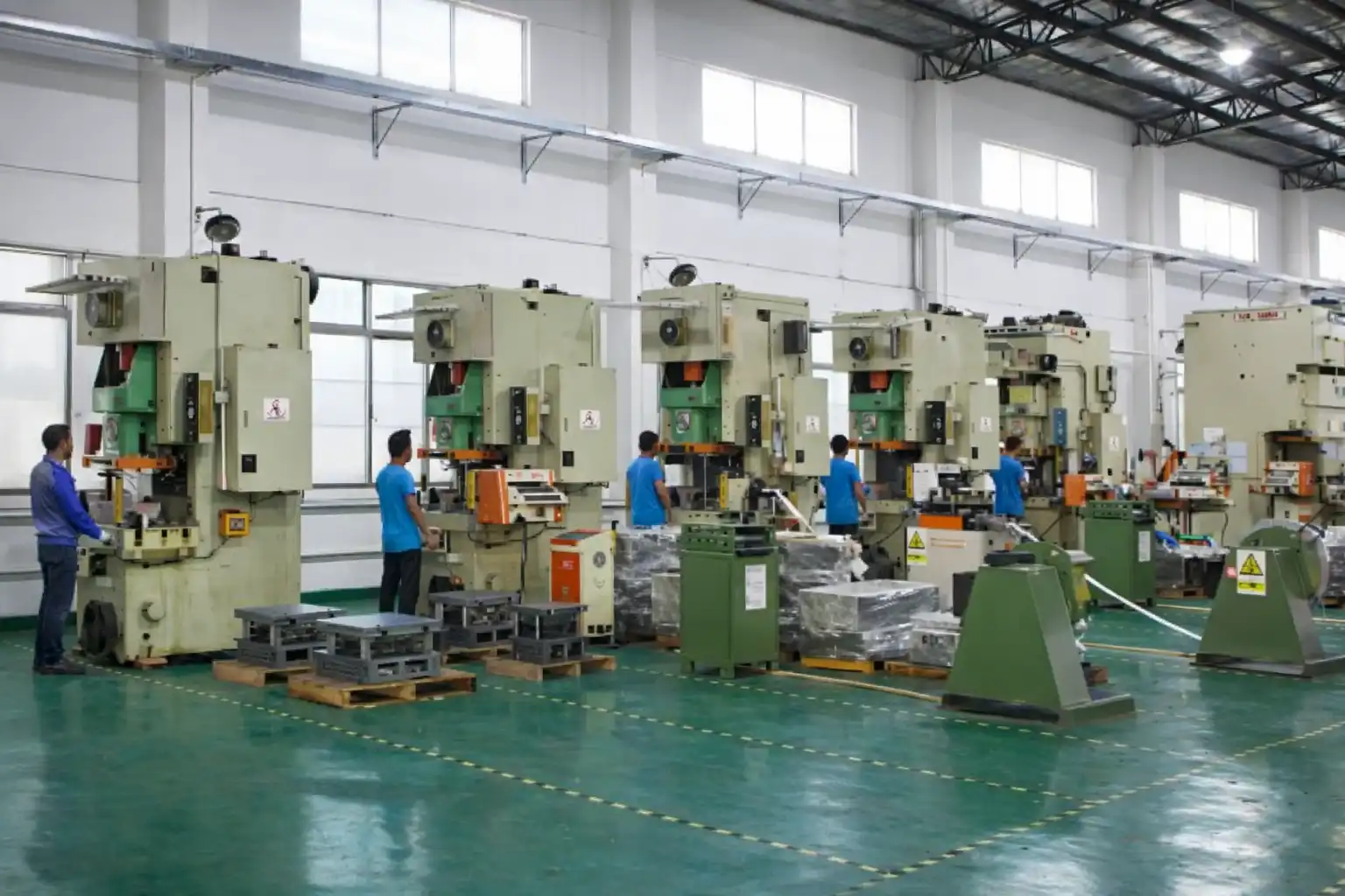 Zhongshan Huachuang Door Hardware Manufacturing Production Line
