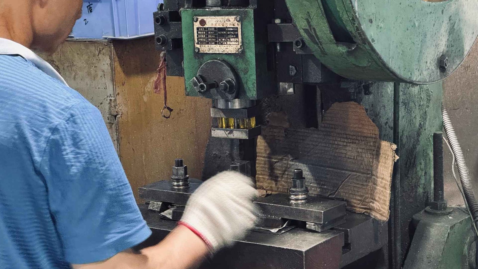 Precision drilling machining hardware parts