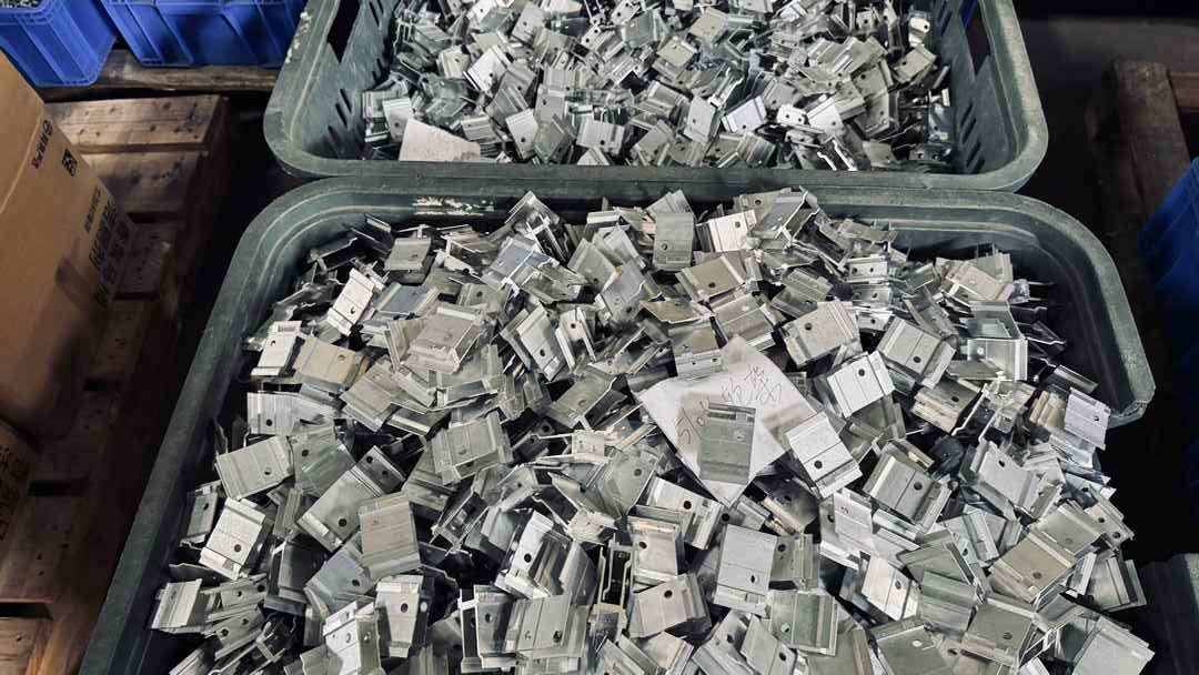 Zinc die cast hardware parts rough