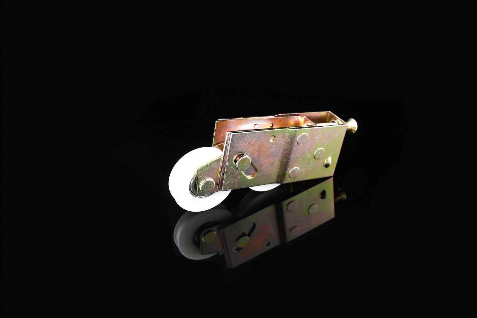 Die-cast sliding patio door handle and mortise lock mechanism