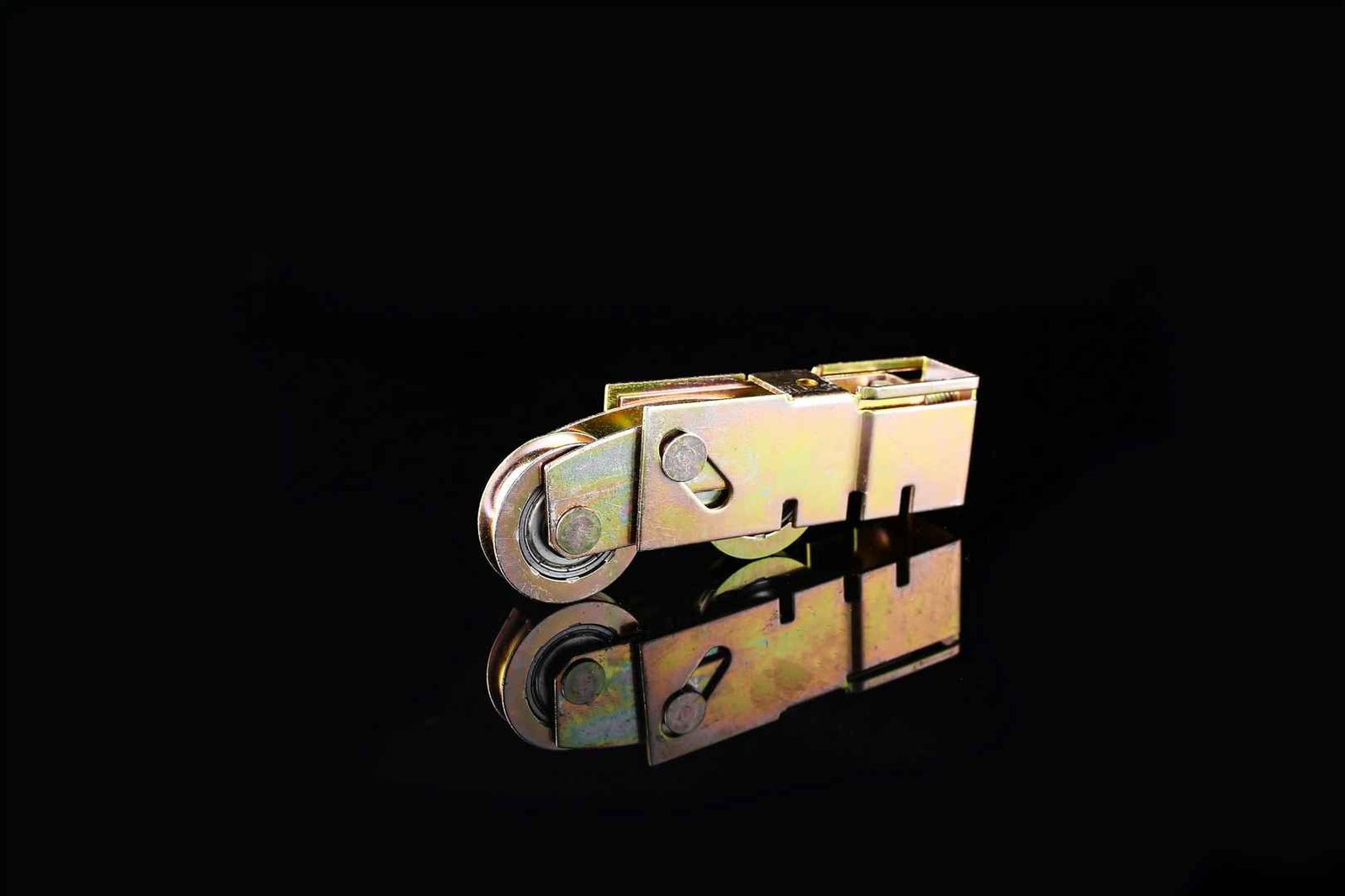 Precision single groove wheel roller for sliding glass doors