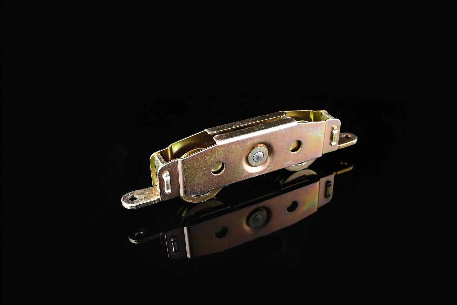 Zinc crescent window locks with keepers in bulk
